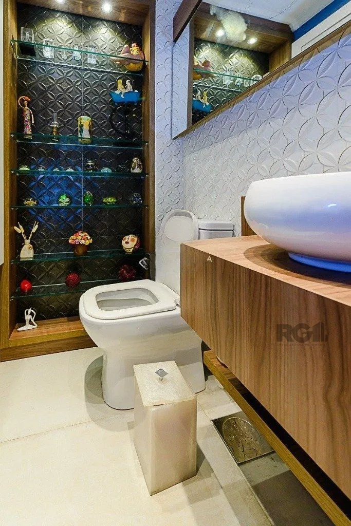 Imagem Casa em Condomínio à venda com 4 quartos 319 m² Rua Manoel Leao, Pedra Redonda, Porto Alegre