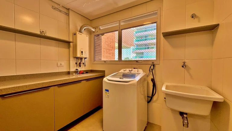 Imagem Apartamento com 3 dormitórios à venda, 121 m por R$ 3.300.000,00 - Riviera