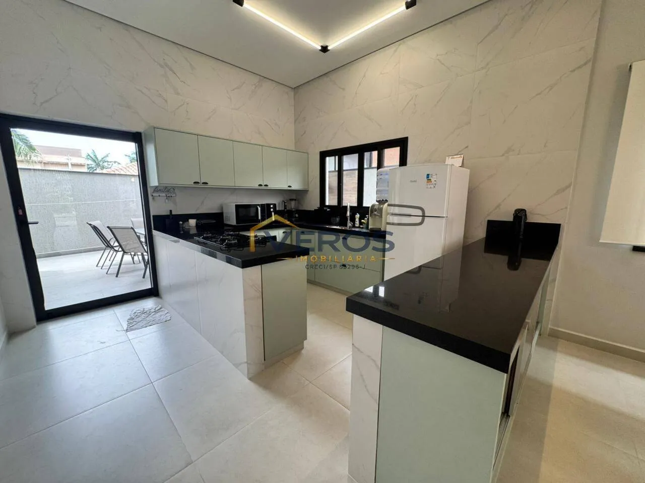 Imagem Casa á venda no Portal Patrimonium Massaguaçu com piscina Caraguatatuba