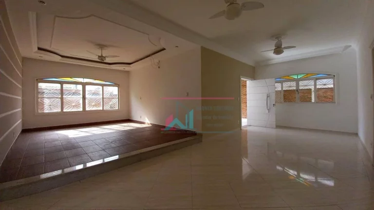 Imagem Casa com 3 dormitórios à venda - Centro - Cachoeira Paulista/SP