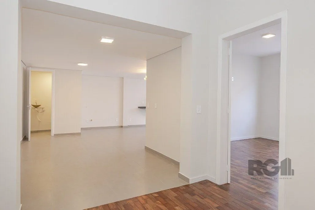 Imagem Apartamento totalmente reformado 2 dormitórios com 2 suítes, localizado no bairro Santana.