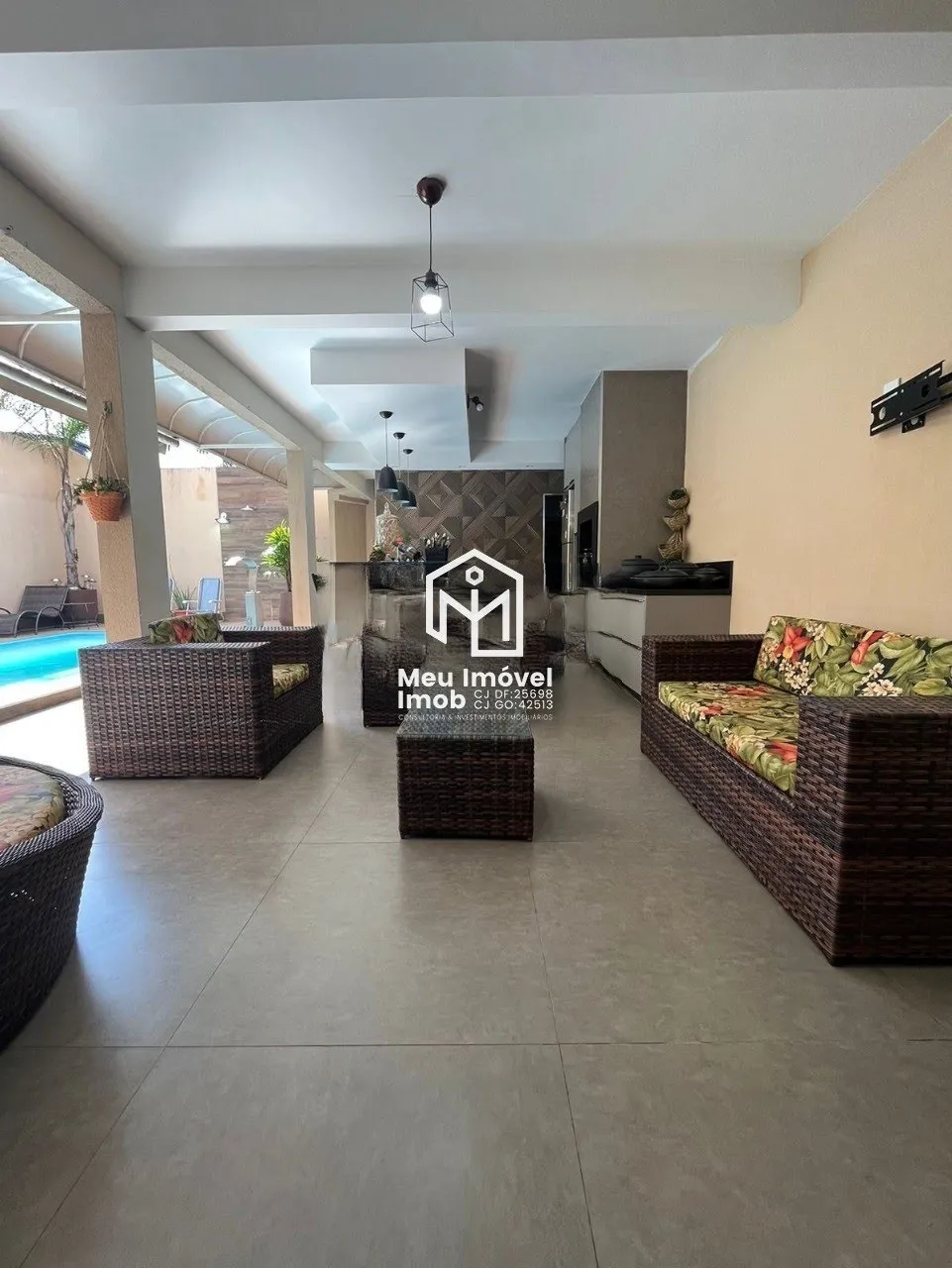Imagem CASA 5 Quartos 3 Suíte 4 Vaga 330m² QNG 05 Taguatinga