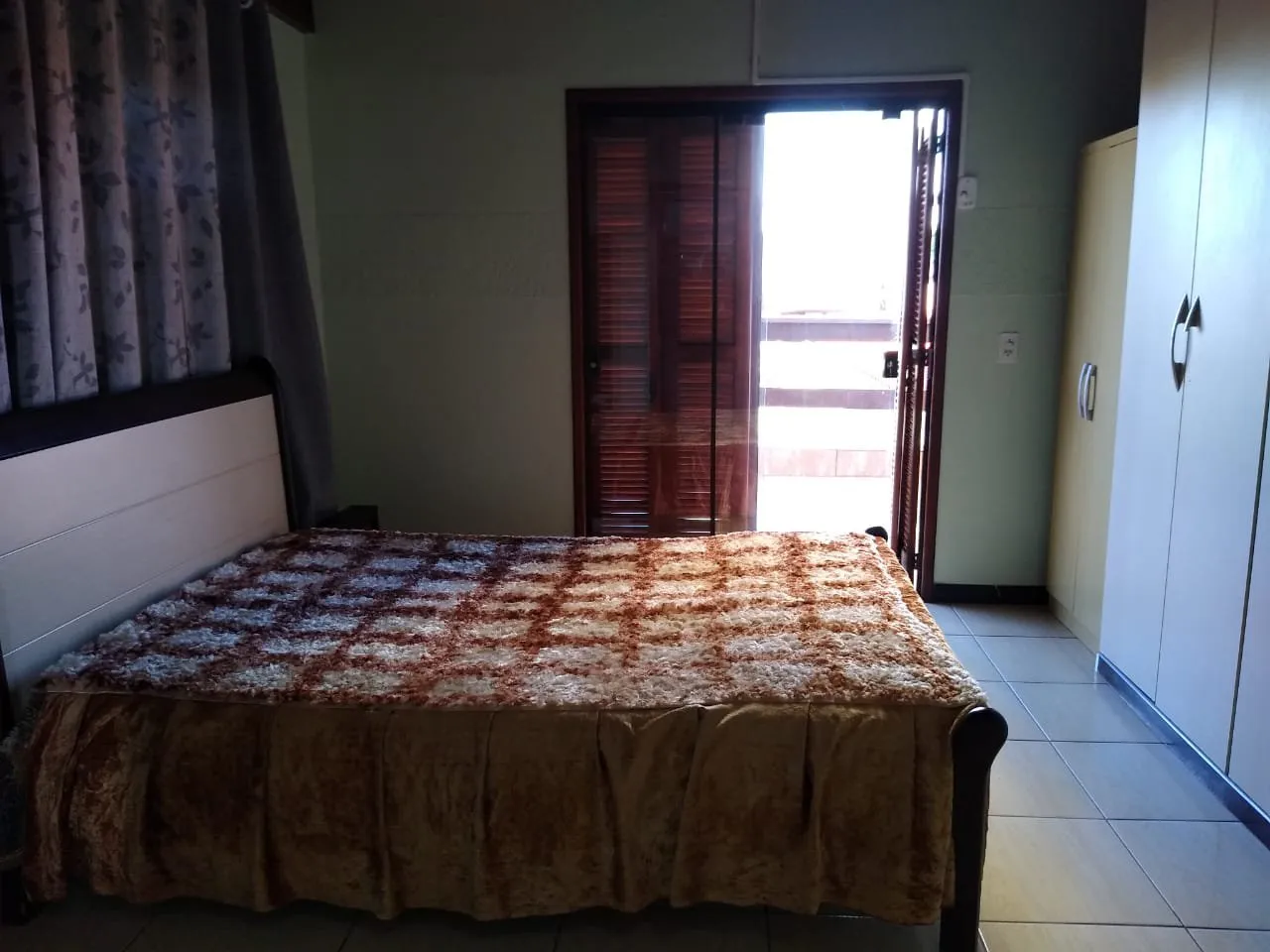 Imagem Casa a venda em Viamão no bairro Mendanha com piscina e espaco gourmet.