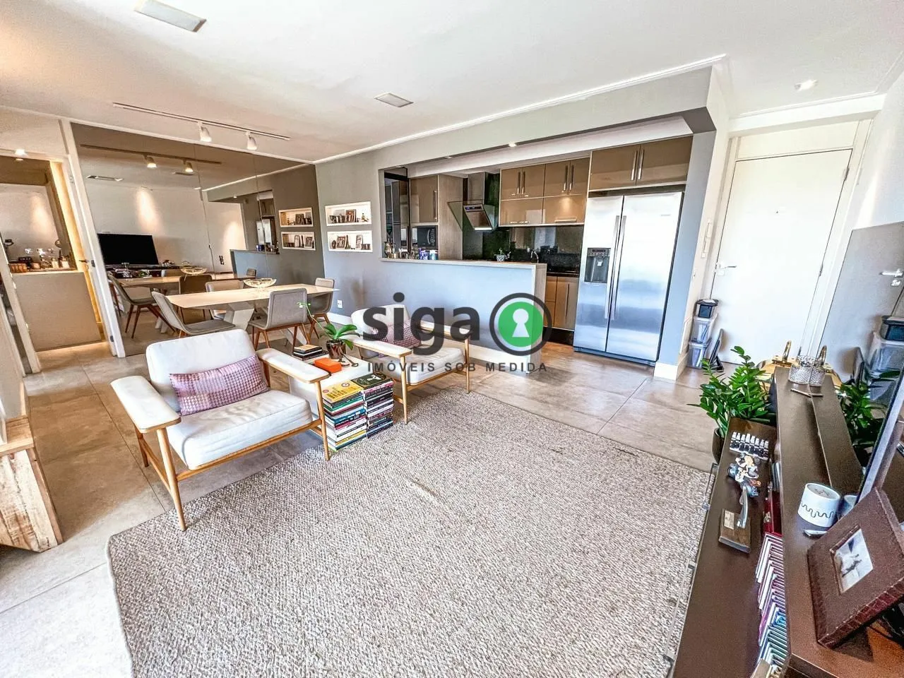 Imagem APARTAMENTO 72m² À VENDA | 1 SUÍTE COM CLOSET | REFORMADO E MOBILIADO | 2 VAGAS |