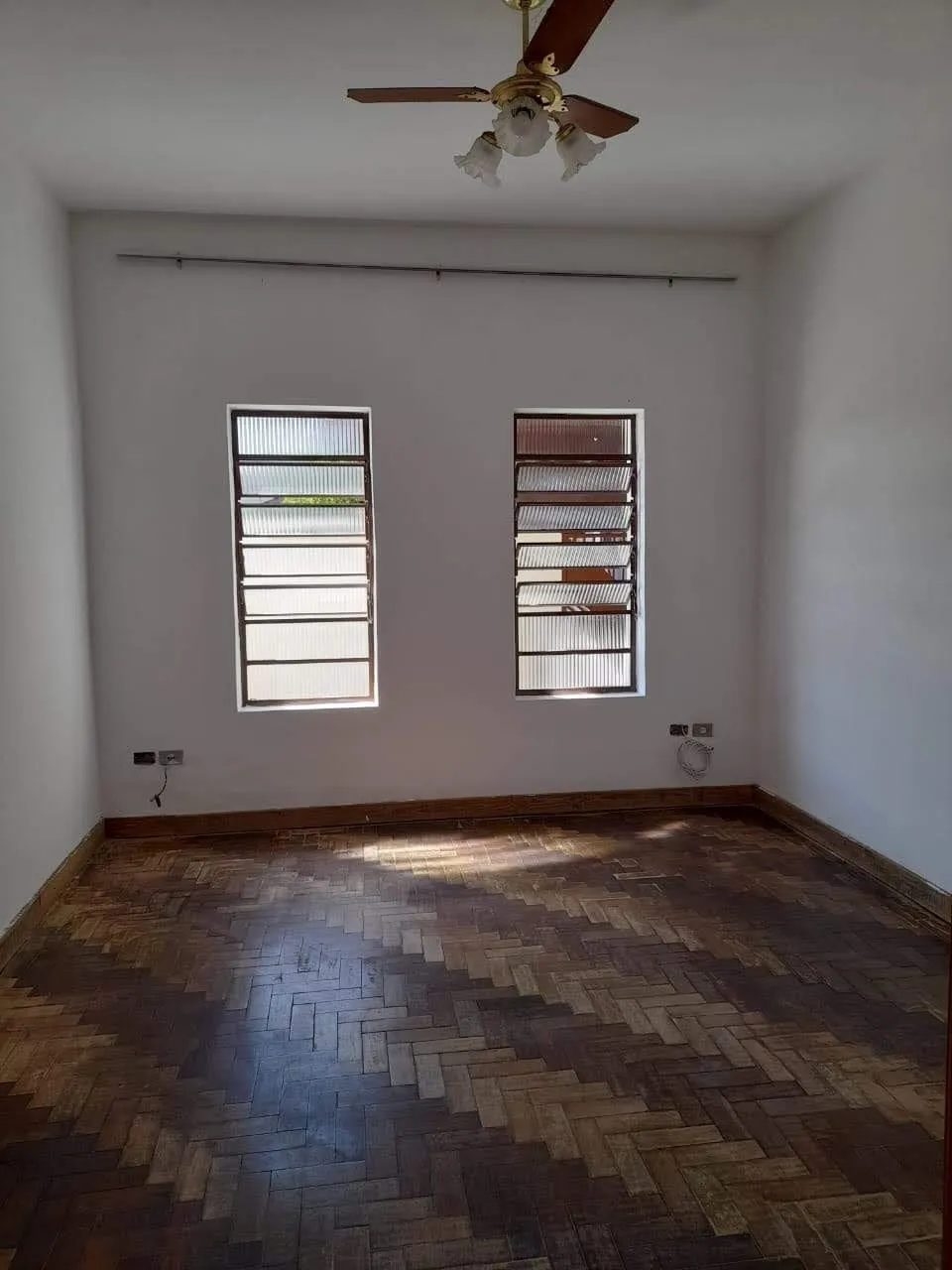 Imagem Casa à venda 3 Quartos, 1 Suite, 3 Vagas, 279M², Vila Rica, Pindamonhangaba - SP