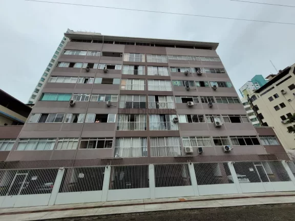 Imagem Apartamento para reforma com 3 dormitórios à venda em Balneário Camboriú.