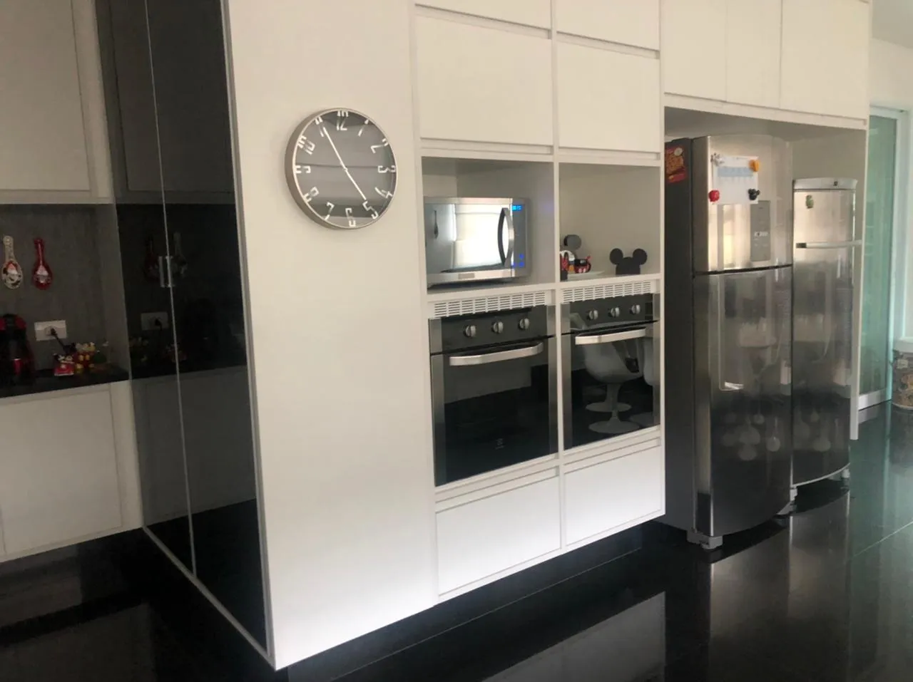 Imagem Casa 4 suítes MOBILIADA e decorada para locação e ou venda