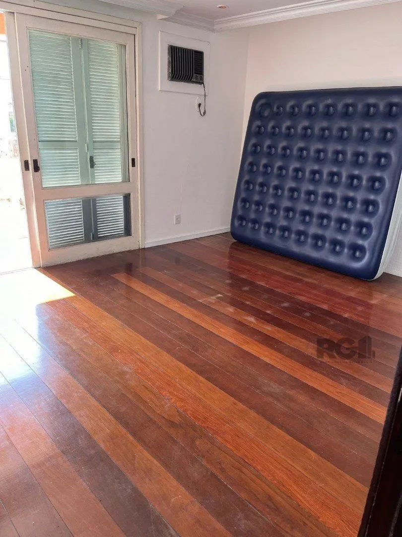 Imagem Casa para Venda - 507m², 4 dormitórios, sendo 2 suites, 6 vagas - Cavalhada