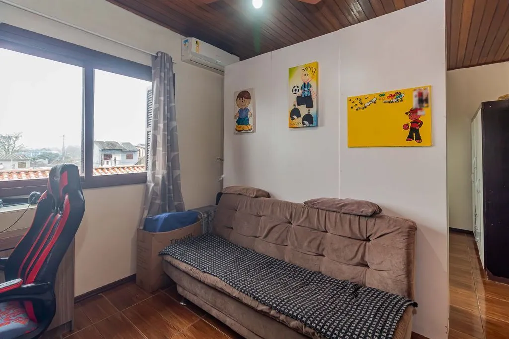 Imagem Casa de 3 dormitórios à venda Bairro Rubem Berta - Porto Alegre