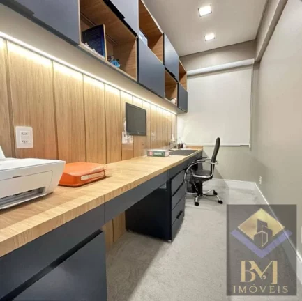 Imagem Belíssima casa de altíssimo padrão, combinando luxo, conforto sofisticação.