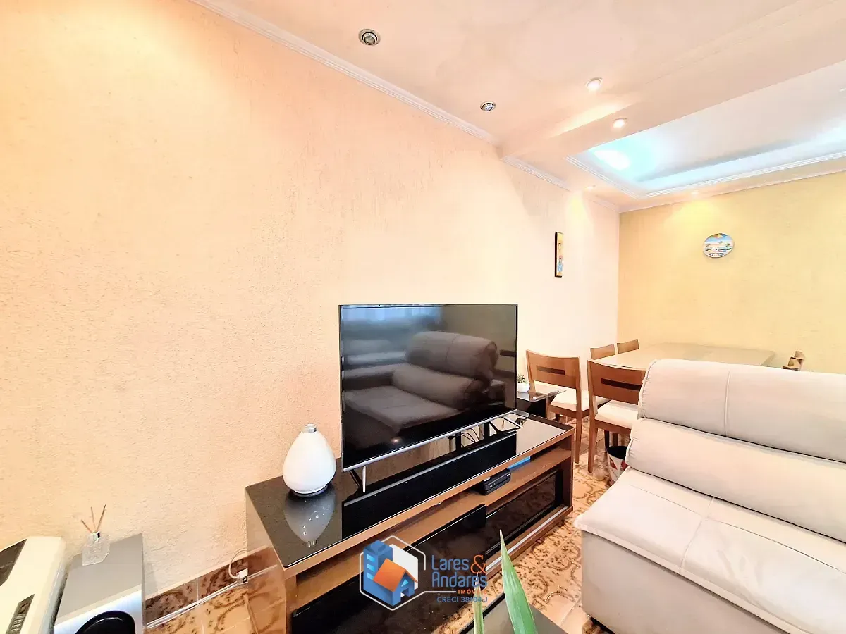Imagem Sobrado para venda em Jardim Cecy com 2 quartos, 210m²