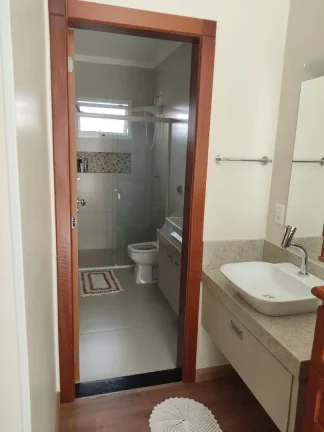 Imagem Casa com Piscina à venda em Cascavel, Recanto Tropical - 214m²