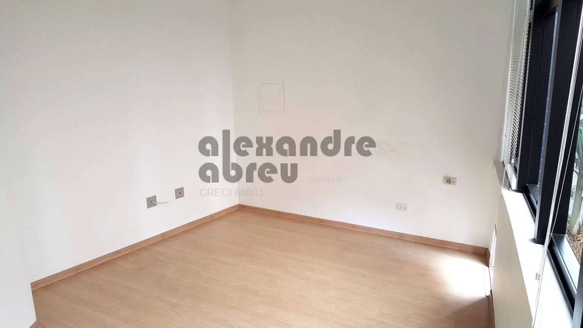 Imagem Aluga-se escritório comercial de 50 m² com 2 salas em Edifício no Morumbi
