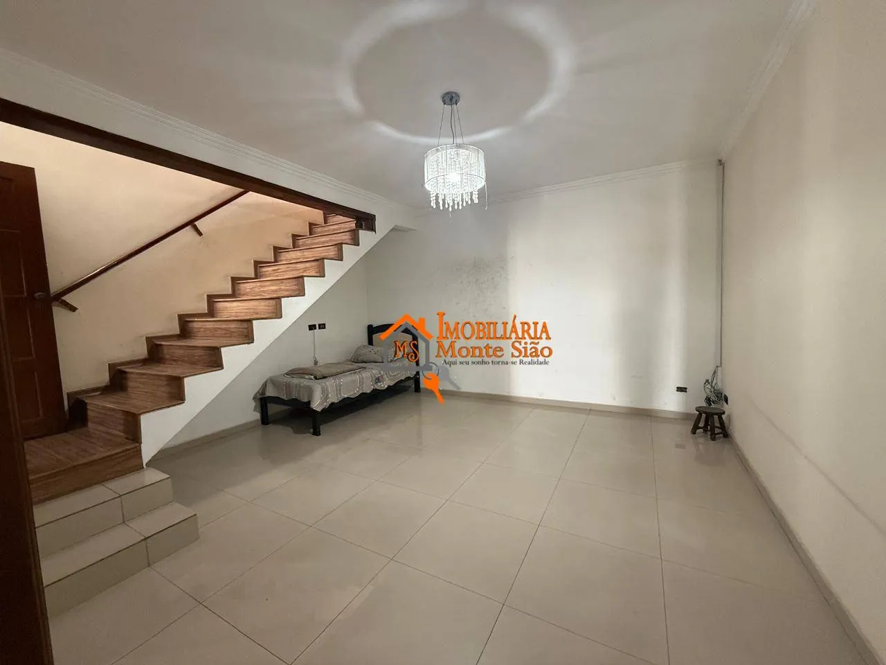 Imagem Sobrado com 3 dormitórios à venda, 220 m² por R$ 630.000,00 - Jardim Angélica - Guarulhos/SP