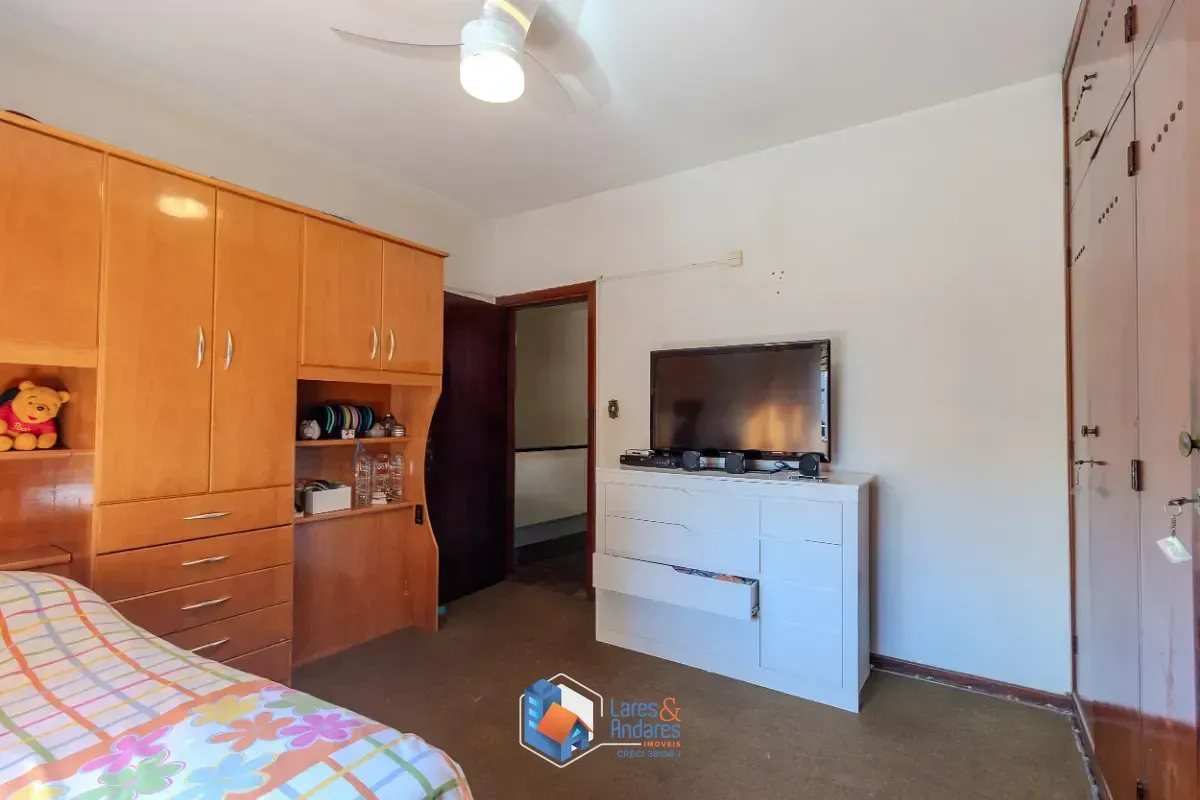 Imagem Sobrado para venda em Aclimação com 4 quartos, sendo 1 suíte, 452m²