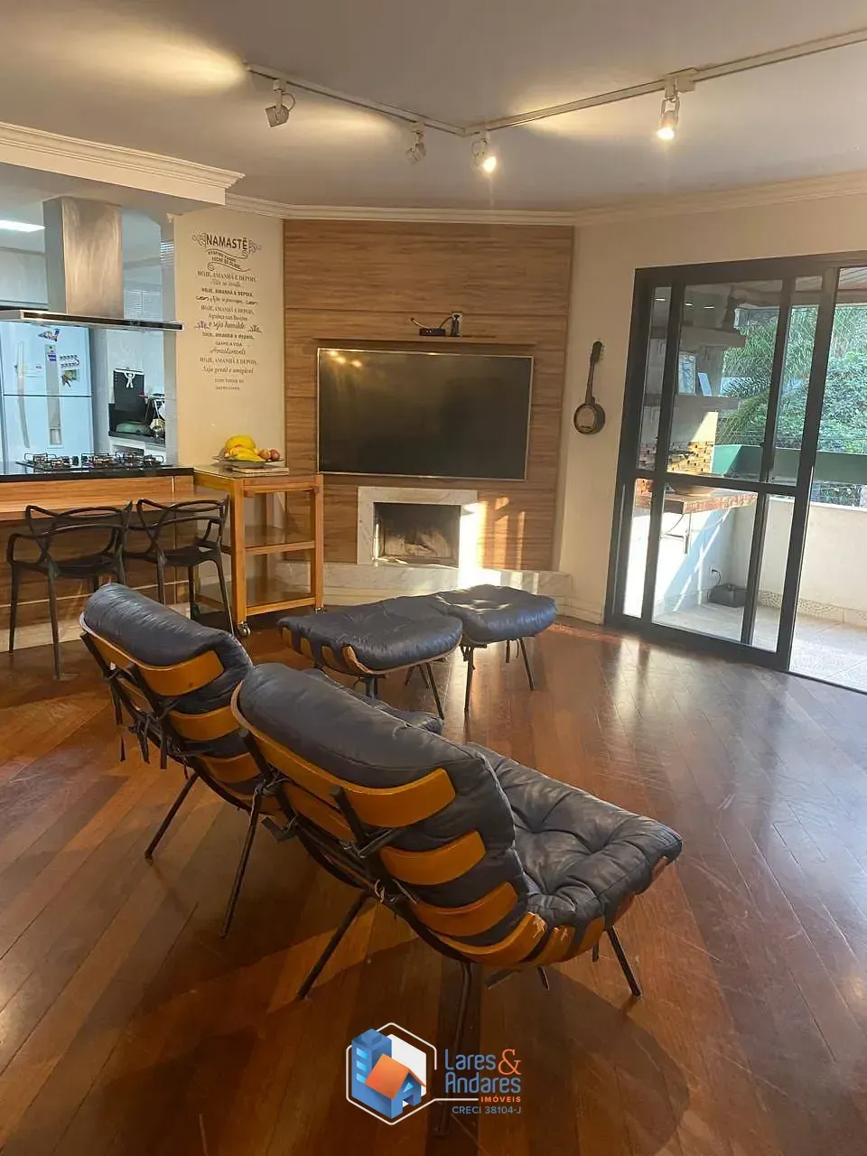 Imagem APARTAMENTO À VENDA 147M², C/ 4 DORMS (1 SUÍTE), 2 SACADAS PRIVATIVAS, 2 VGS FIXAS, MOEMA - SÃO PAULO - SP.