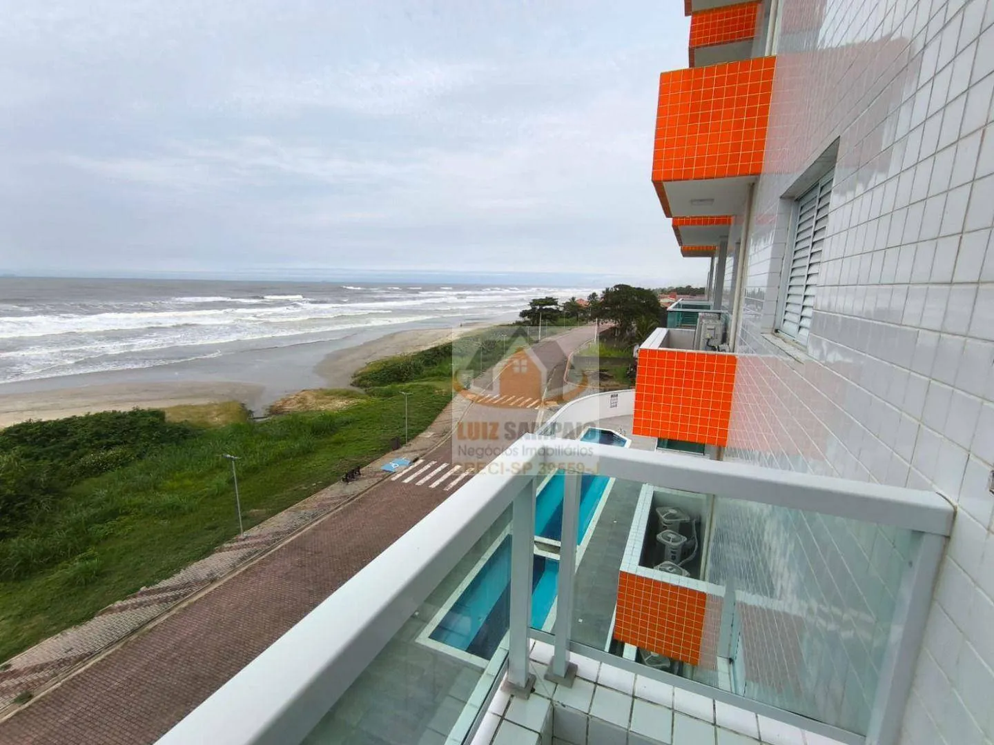 Foto do imóvel Apartamento Pé na Areia - Jd Suarão - 2 Dorm (1 Suite)