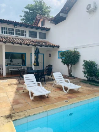 Imagem Linda Casa de Temporada com 6 quartos, sendo 5 suítes em Praia do Canto, Armação do Búzios - RJ