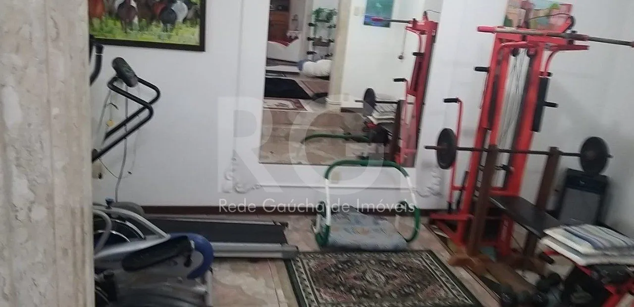 Imagem Casa para Venda - 750m², 6 dormitórios, sendo 3 suites, 4 vagas - Partenon