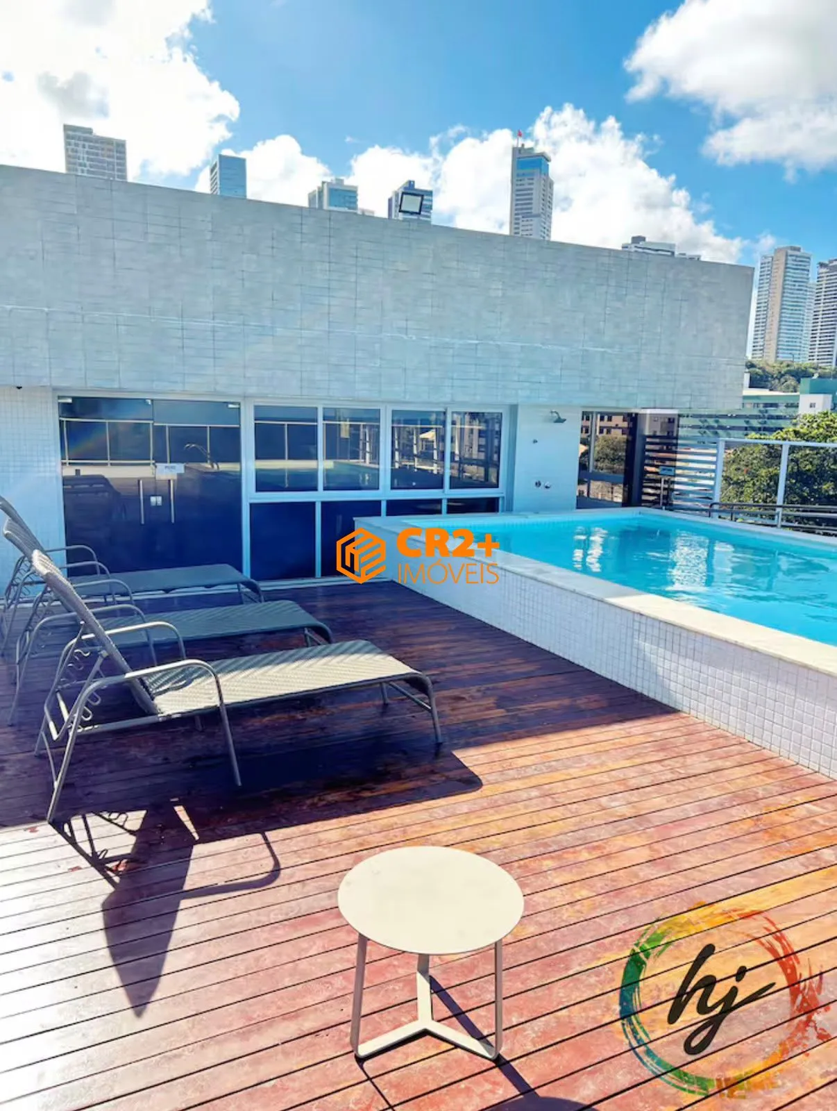 Imagem Vendo cobertura -50m²-frente mar em João Pessoa no Cabo Branco.