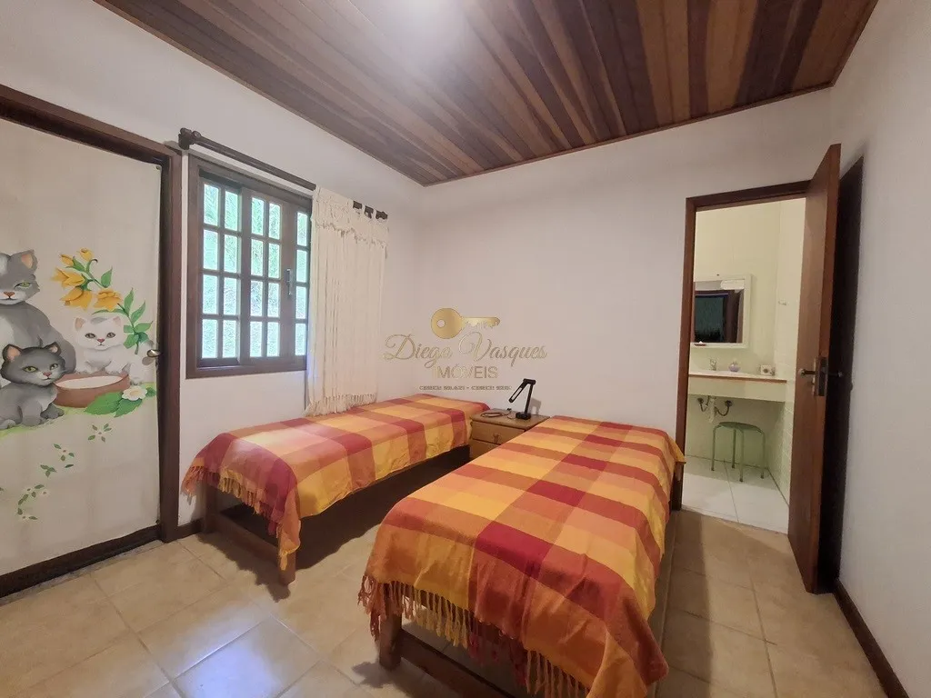 Imagem Casa em Condomínio para Venda em Teresópolis / RJ no bairro Canoas