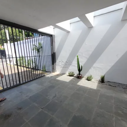 Imagem Sobrado comercial com 300 metros quadrados de terreno e 230 metros quadrados de área construída, 2...