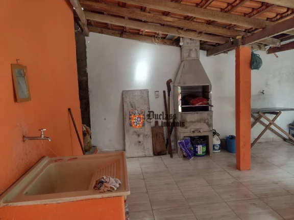 Imagem Chácara com 3 dormitórios à venda, 27000 m² por R$ 450.000,00 - Paiol Queimado - Camanducaia/MG