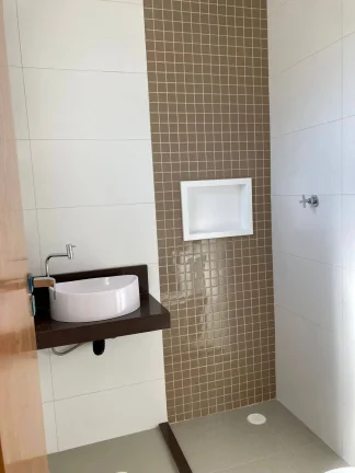 Imagem Sobrado com 3 Dormitórios Sendo 1 Suíte com 3 Dormitórios e 2 Vagas