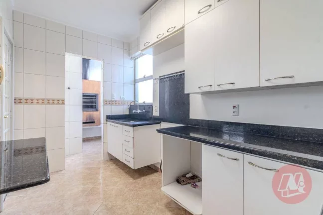 Imagem No Menino Deus 102 m², 2 dormitórios com sacada. e todo mobiliado.