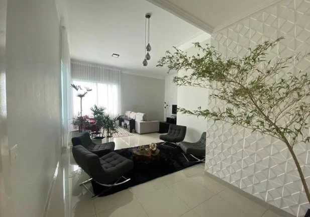 Imagem Casa Térrea de 3 Dormitórios e Piscina - 430m² por R$ 8.500 no Vale do Lago