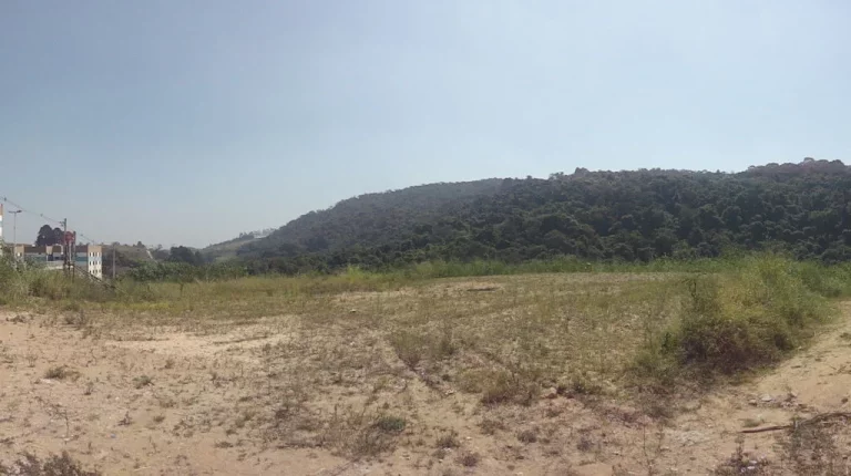 Terreno Comercial á venda em Barueri