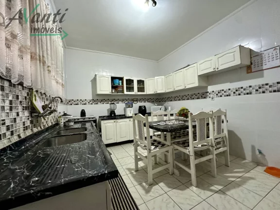 Imagem Casa à venda com 3 dormitórios e 2 vagas na Esplanada dos Barreiros, São Vicente – SP