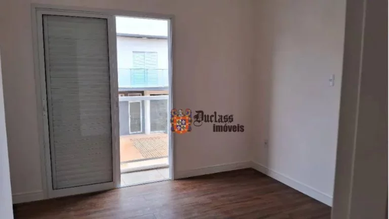 Imagem Sobrado à venda, 2 dormitórios, 65 m², em condomínio, por R$ 368.000 - Pinheirinho - Jarinu/SP