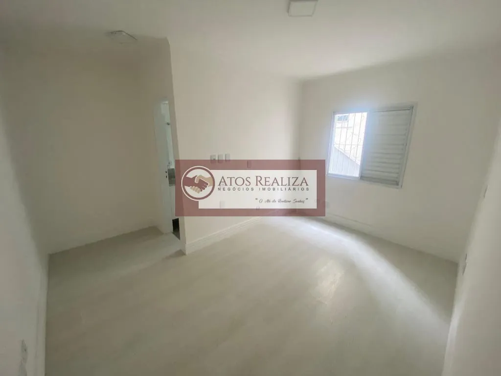 Imagem Vendo SUPER Oportunidades na vila Mariana. Casa 225m2, com 3 suítes, 6 Banheiros, 2 vagas, dependência de empregada, corredores nas laterais. OPORTUNIDADE.