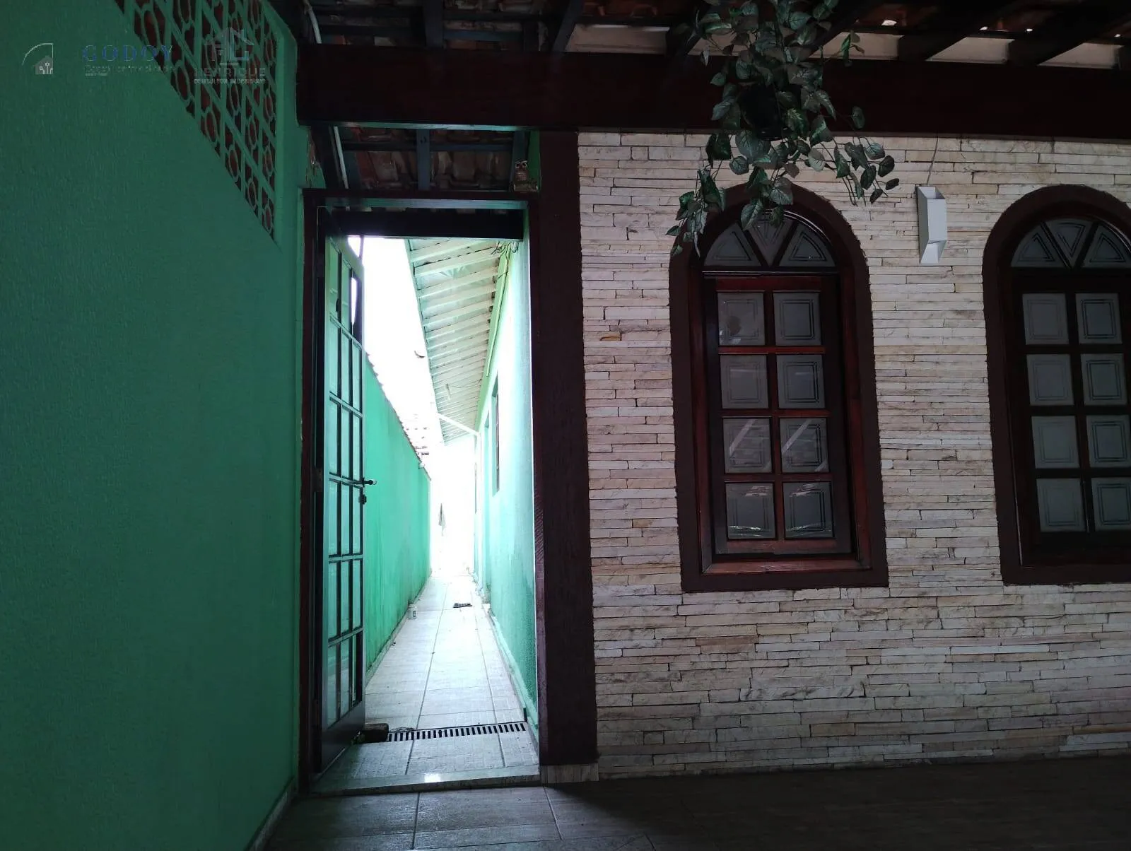 Imagem Casa Jardim Santa Luzia - Casa com Suíte e 2 Vagas Cobertas