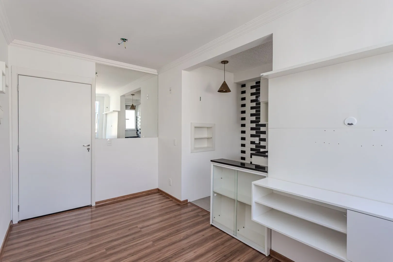 Imagem Apartamento no Sarandi de 2 dormitórios vaga e infra DESOCUPADO