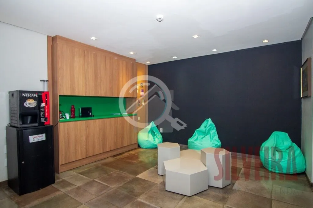 Imagem Studio mobiliado de 18 m² de área privativa com um dormitório com armários, um banheiro, armári...