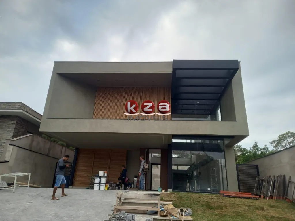 Foto do imóvel Maravilhoso sobrado a venda em Valinhos-SP, Reserva do Itamaracá: 3 suítes, 3 salas, elevador, piscina e 4 vagas de garagem, 330m².