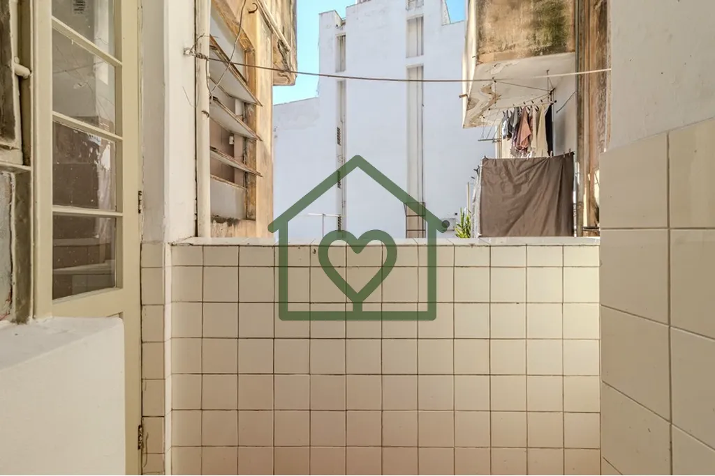 Imagem Apartamento de 3 dormitórios localizado no Centro Histórico, na Avenida Alberto Bins, 308. Imóvel...