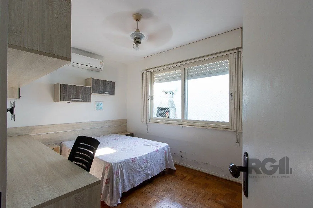 Imagem Casa térrea, com 3 dormitórios, 1 suíte, no bairro Ipanema.