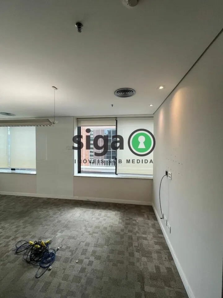 Imagem Sala Comercial e 4 banheiros à Venda, 292 m² por R$ 41.000,00