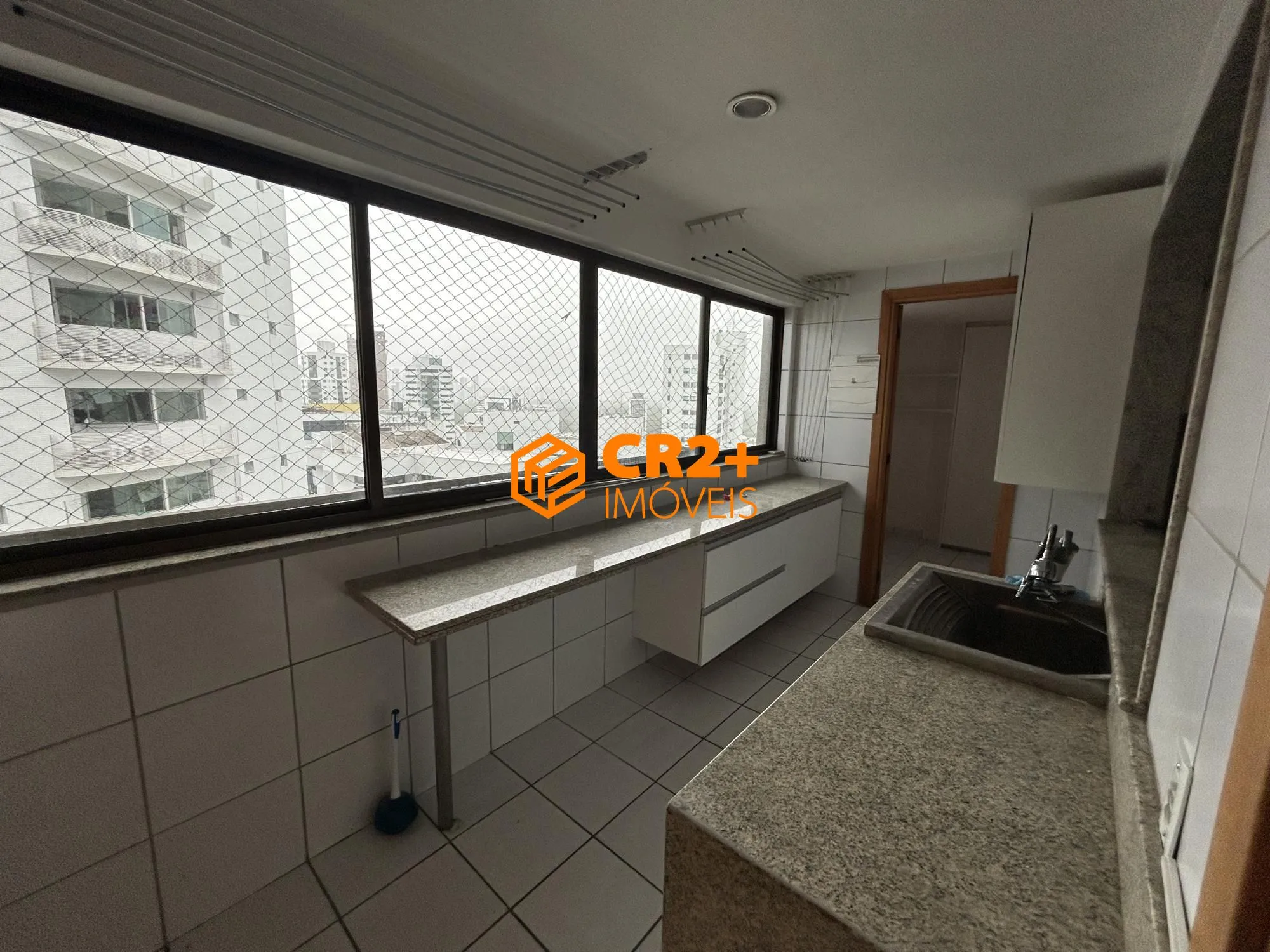 Imagem Alugo apartamento de LUXO na AV Boa Viagem no Pina - 4 suítes e 4 vagas- 275m²
