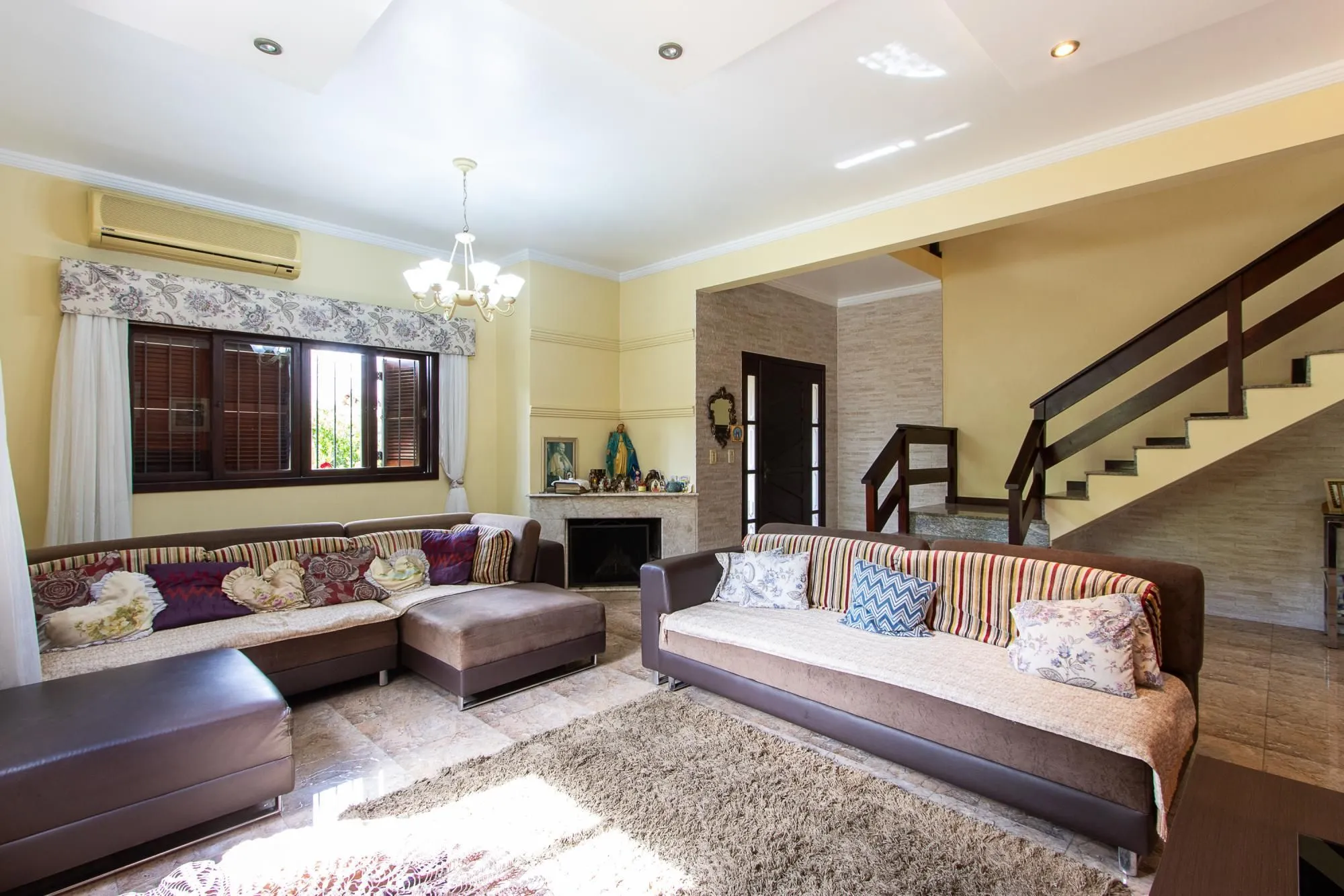 Imagem Casa Residencial ou Comercial, com 3 quartos (1 suite), 229m² privativos - Bairro Tristeza