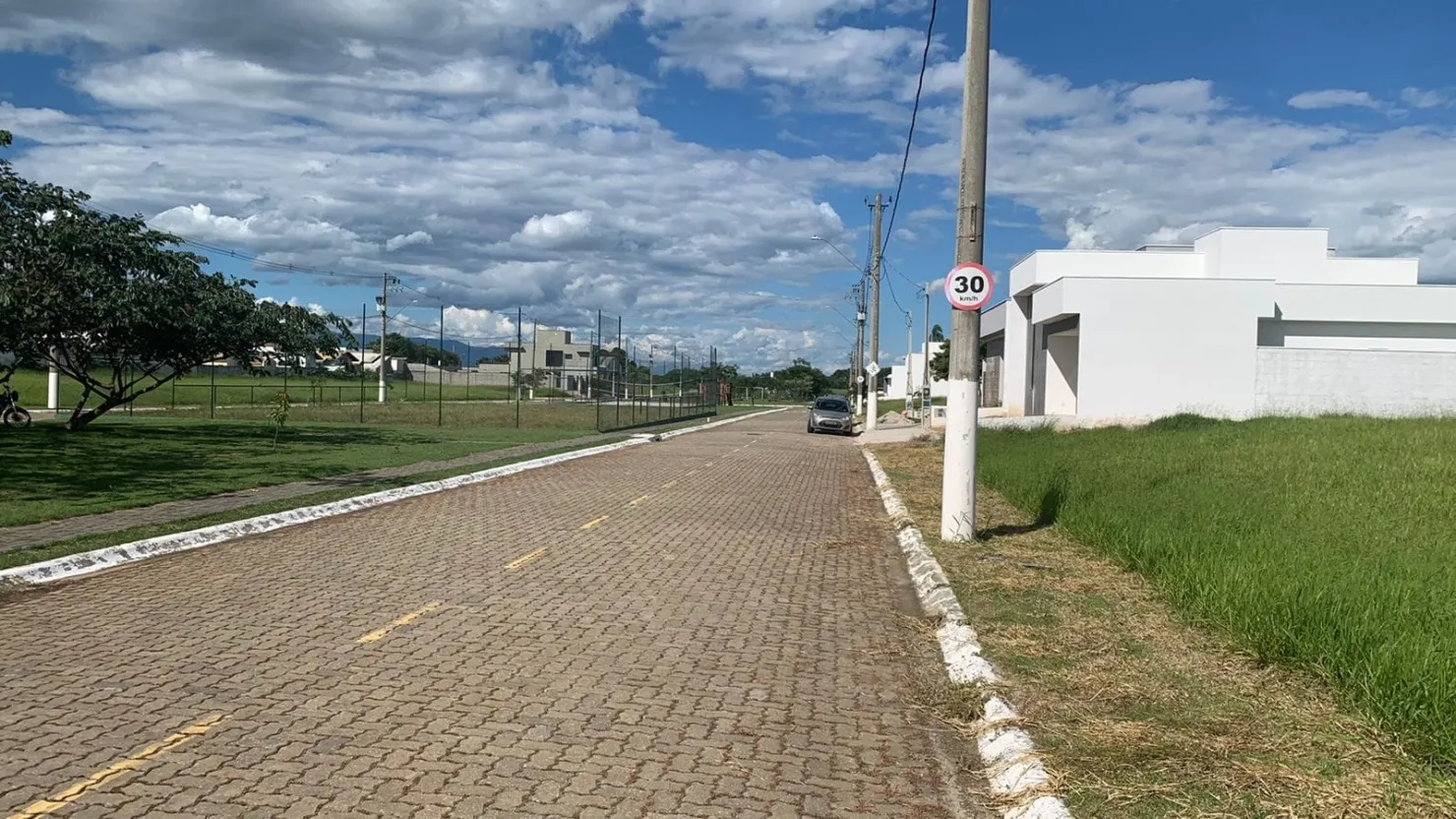 Imagem Terreno de 360m² à Venda no Loteamento Res. Lilian Schneider - Quiririm