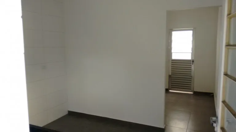 Imagem Casa com 1 Quarto para Alugar, 30 m² em Vila Mangalot - São Paulo