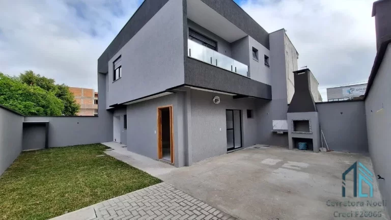 Sobrado novo a venda, 03 quartos c/suíte, churrasqueira, 03 vagas, em Pinhais - PR