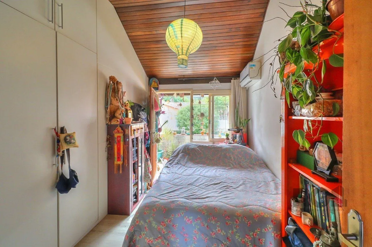 Imagem Casa a venda composta de 4 dormitórios no bairro Jardim Isabel em Porto Alegre