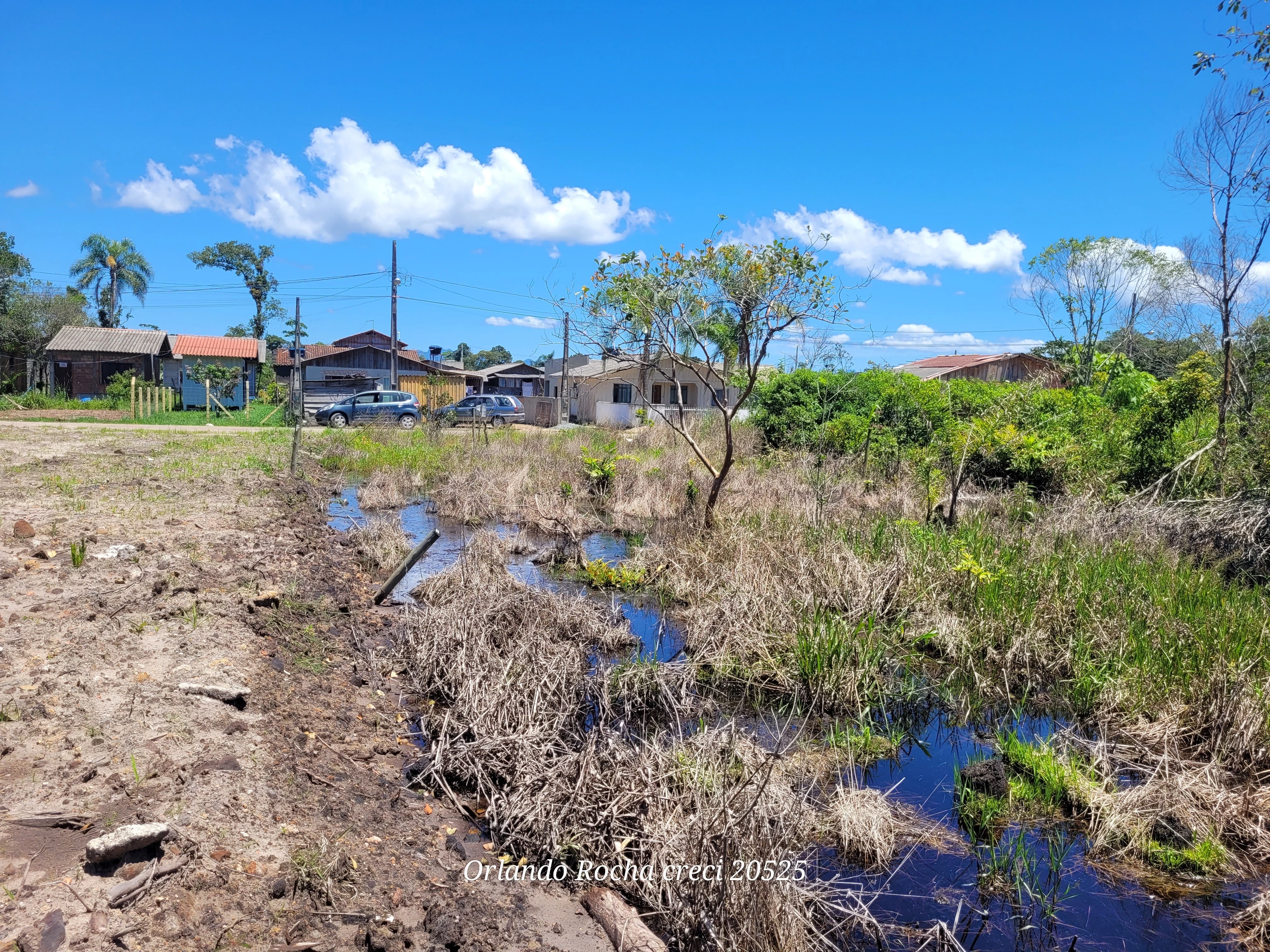 Imagem Terreno à Venda, 360 metros em Barra do Saí - Itapoá