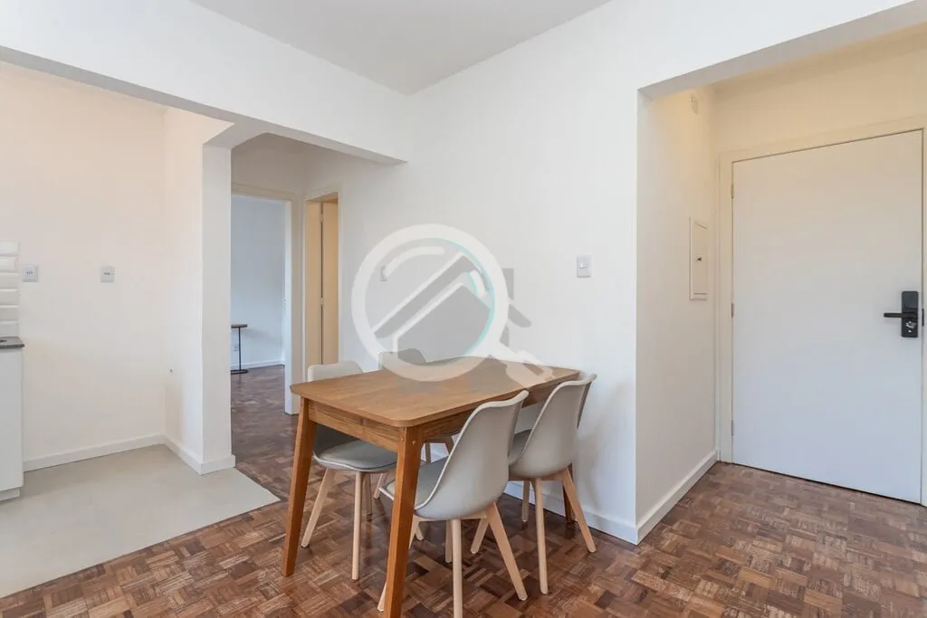 Imagem Apartamento de 1 Dormitório REFORMADO e semi mobiliado no bairro Petrópolis. Andar alto, 40,5m2 de...