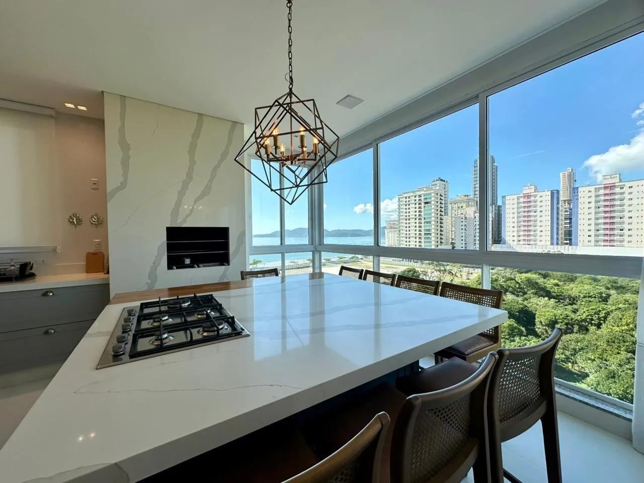 Imagem Apartamento com vista para o mar à venda com 190m2 por R$ 4.500.000,00